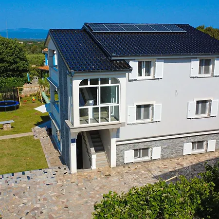 アパート Mitros *