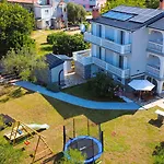 Mitros